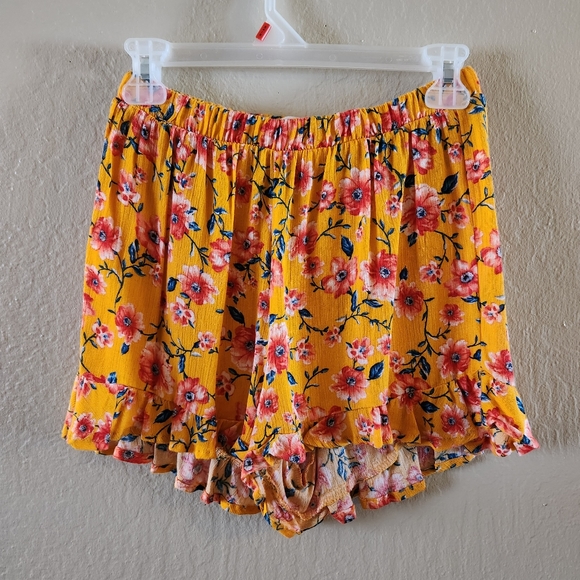 Full tilt floral flowy shorts size small - Picture 1 of 4